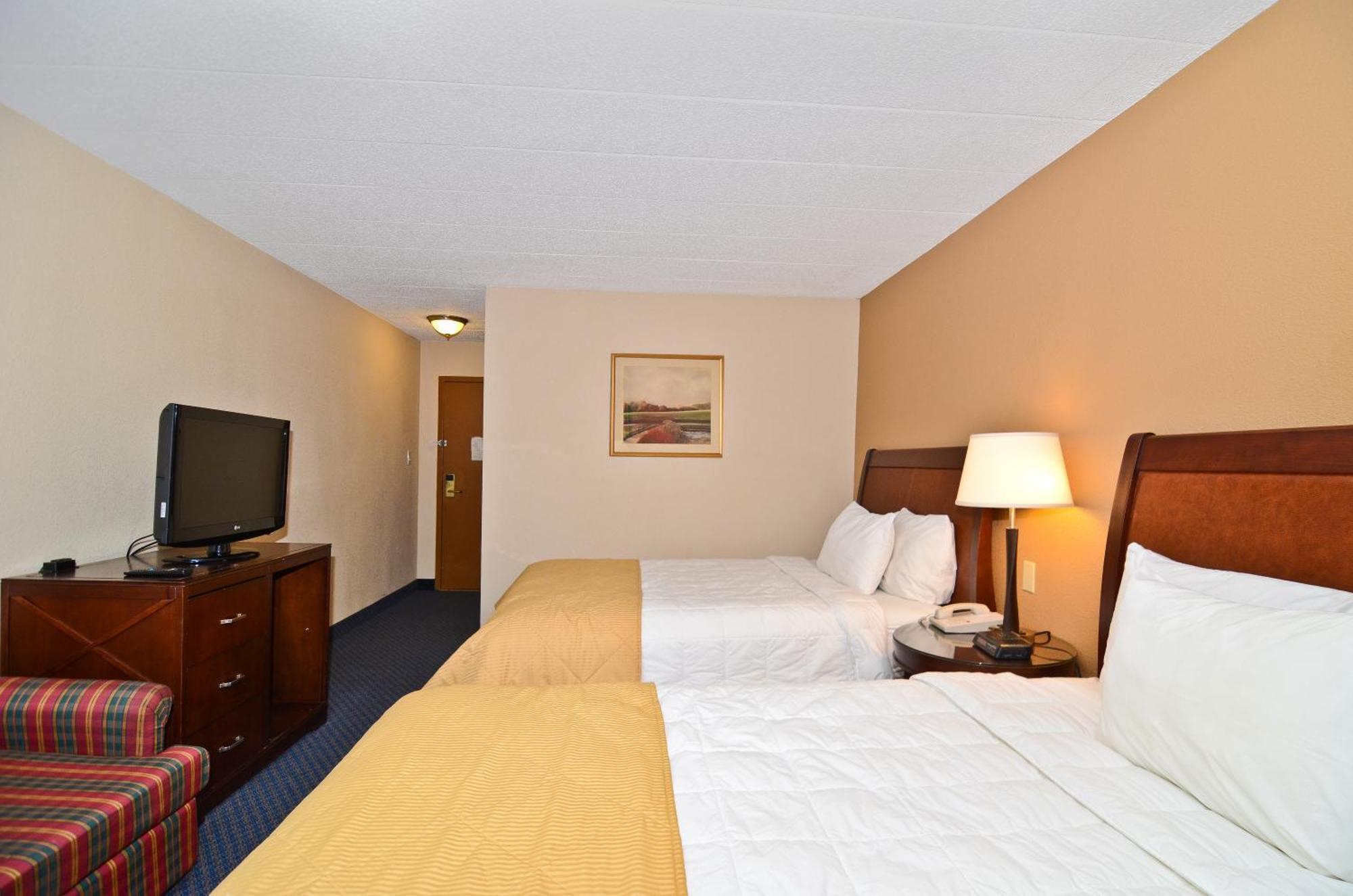 Deluxe Queen Room with Two Queen Beds - Non-Smoking